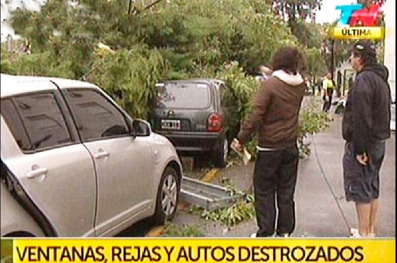 Violento Temporal En Buenos Aires Con Voladura De Techos Destrozos Y