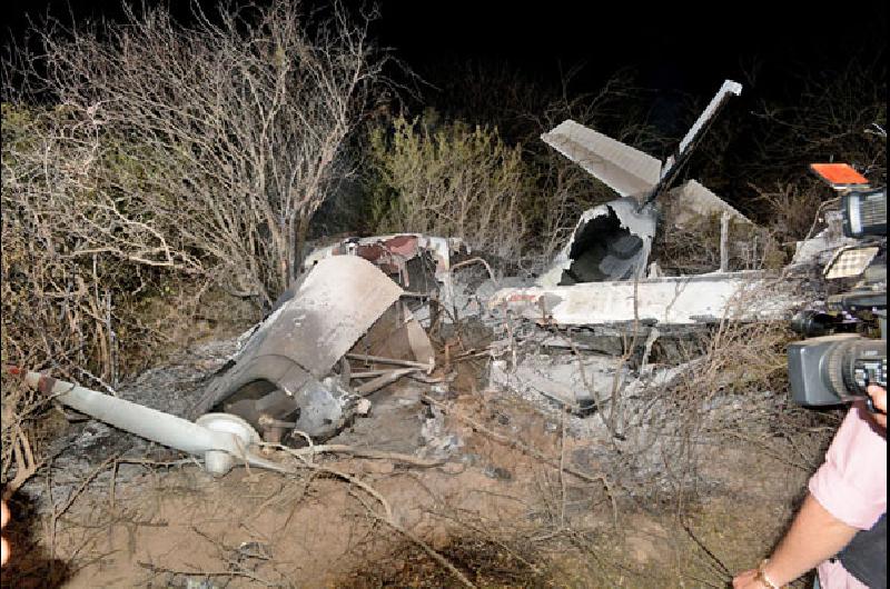 Cay Una Avioneta Y Sus Ocupantes Nacieron De Nuevo La Aeronave Se