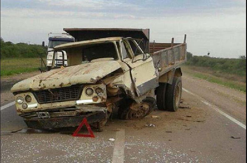 Roce De Camiones Casi Termina En Tragedia Dos Camiones Que Circulaban