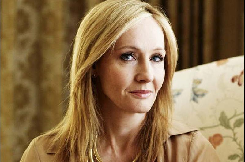 Jk Rowling Demand A Su Exasistente Por Gastar Dinero Indebidamente