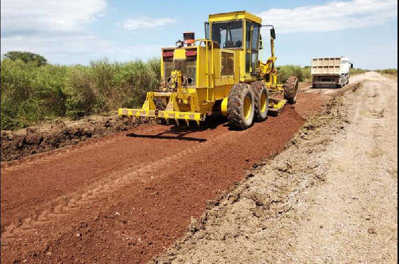 En Malbrán reparan la ruta provincial 152 tras las copiosas lluvias de