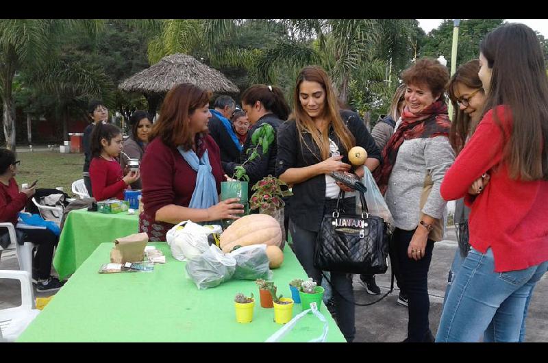 La feria del trueque gana cada vez más adeptos en Villa Río Hondo LAS