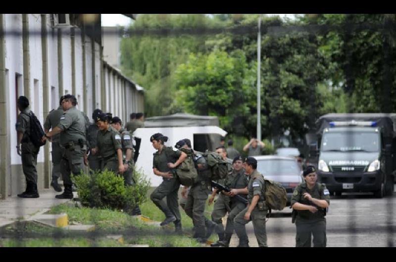 Seguir N Presos Los Dos Gendarmes Acusados De Violar A Una Compa Era