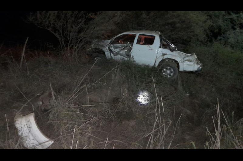 Tragedia Vial Una Camioneta En La Que Viajaban Tres J Venes Volc Uno