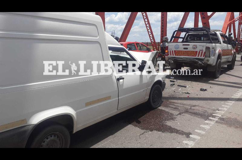 Un Choque En El Puente Carretero Dej Da Os Materiales El Accidente