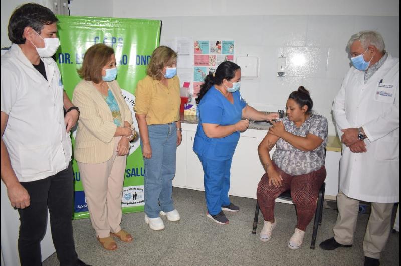 Lanzaron la Campaña de Vacunación Antigripal 2023 para el primer grupo