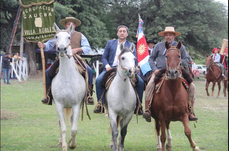 Carlos Silva Neder Particip De La Apertura Del Xxix Edici N De La