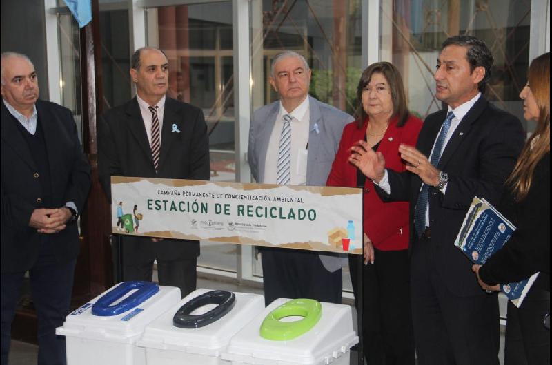 Una isla de reciclado fue instalada en la Cámara de Diputados para