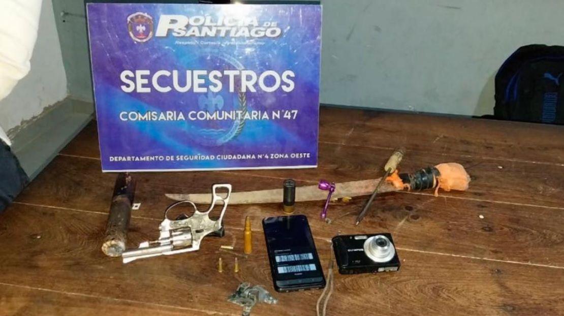 Allanan La Casa De Peligrosos Delincuentes Y Secuestran Armas Blancas Y