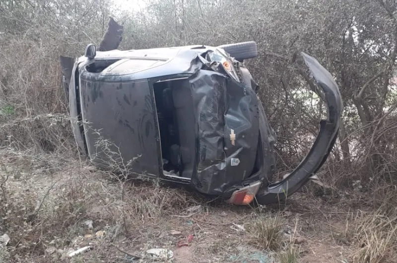 T O Y Sobrino Se Salvaron De Milagro Tras Volcar Con Su Auto En La Ruta