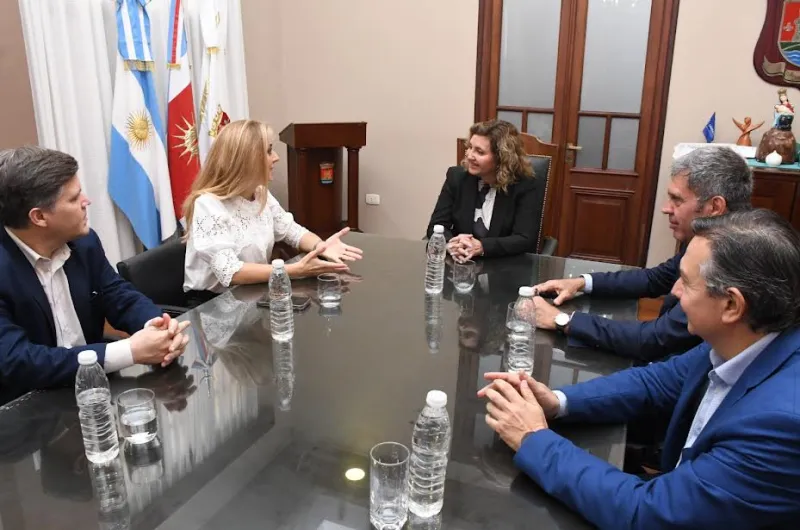 Fuentes recibió en el Municipio la visita de la Cónsul General de