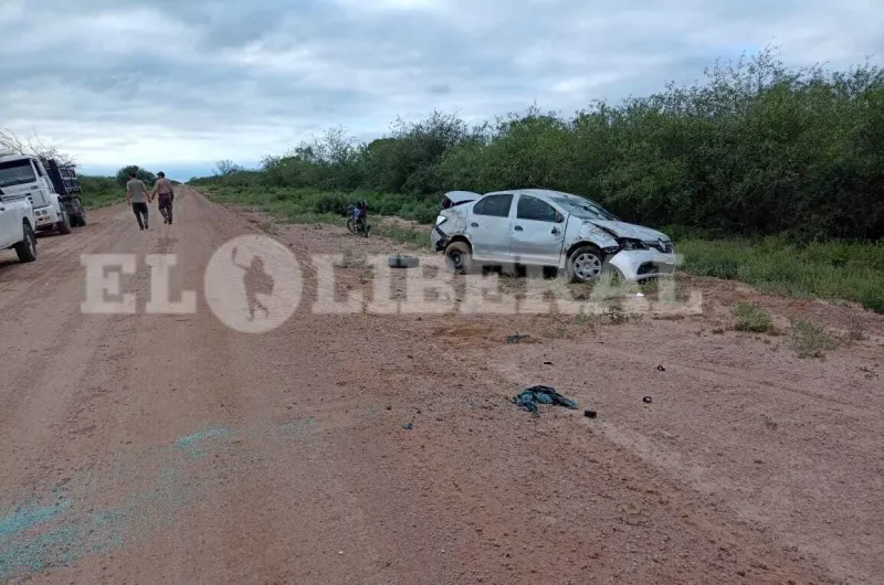 Ruta 1 quiso sobrepasar a un vehículo y terminó dando varios tumbos