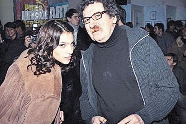 La novia de Charly Garciacutea debutaraacute en el cine 