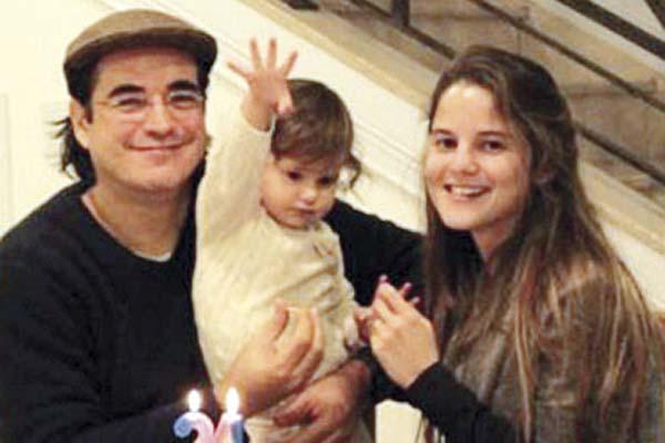 Jaime Bayly dejoacute a su novio y se casoacute con una joven de 24 antildeos