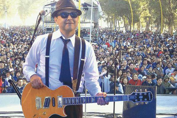 Pedro Silva la voz  del rock en Santiago