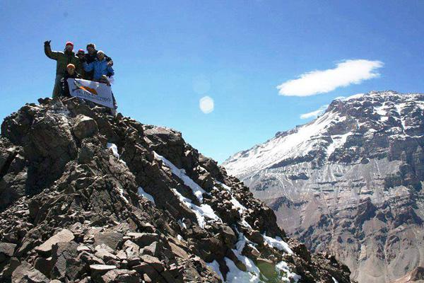 Un montantildeista friense alcanzoacute el suentildeo treparse al techo de Ameacuterica