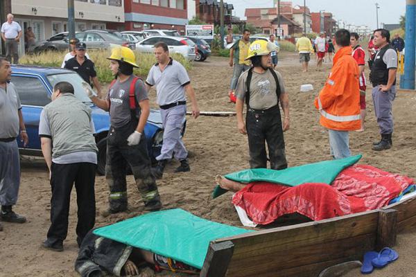 Villa Gesell- murioacute otra adolescente alcanzada por el rayo y suman 4 los fallecidos