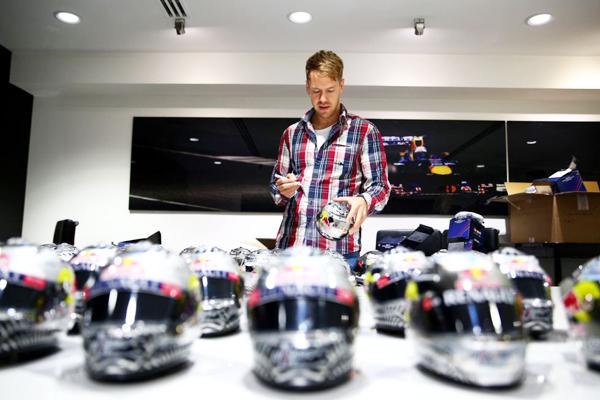 Vettel se despide de Red Bull con un monoplaza de regalo