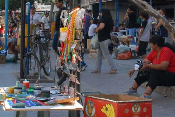 Proyectan desalojar a lavacoches y vendedores ambulantes en la ciudad