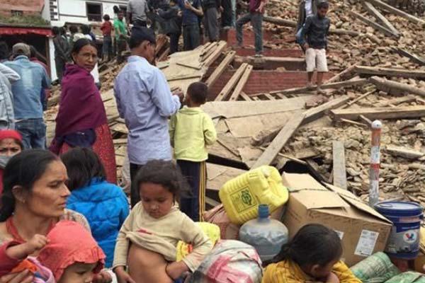 Las impactantes fotos tras el sismo de 79 grados