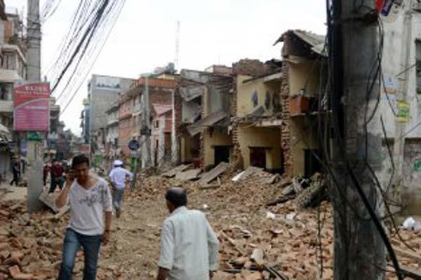 Las impactantes fotos tras el sismo de 79 grados