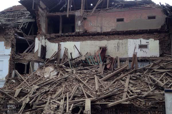 Las impactantes fotos tras el sismo de 79 grados