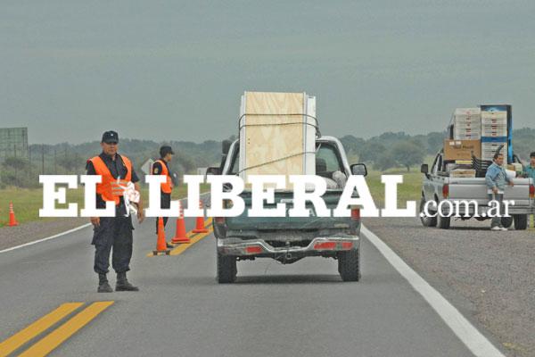 Ordenan cierre de rutas por robo de un auto en La Banda