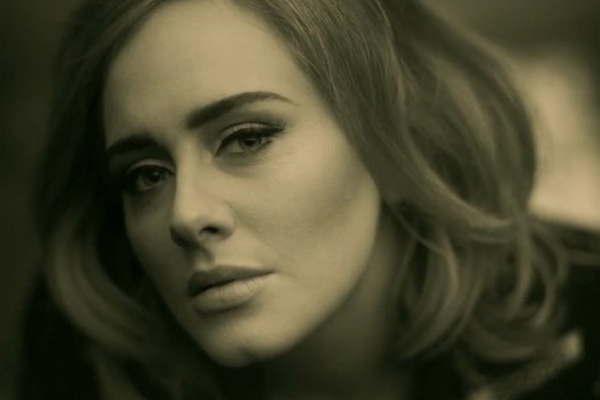 Adele estrenoacute el videoclip  de Hello