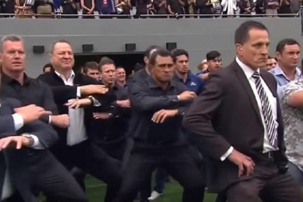 El Haka maacutes emotivo de la historia- All Blacks en el funeral de Jonah Lomu