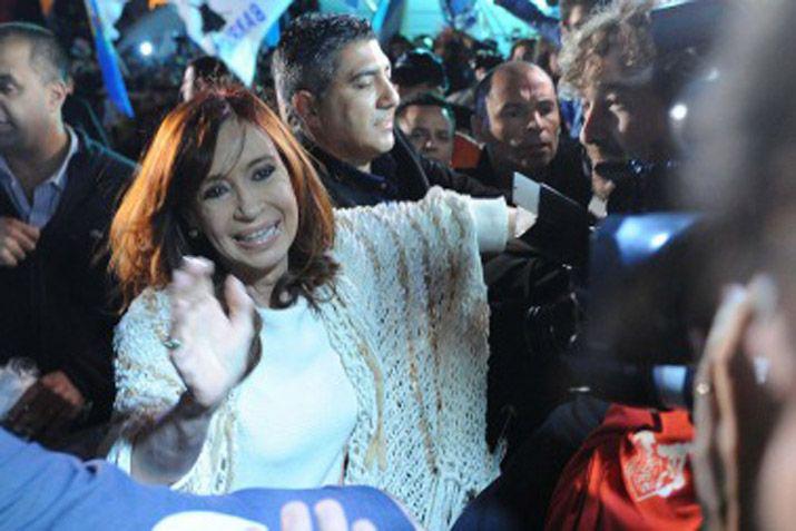 La militancia hace vigilia en la casa de CFK