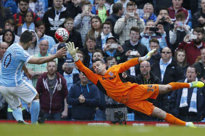 Con gol de Aguumlero el City se impuso al Stoke City