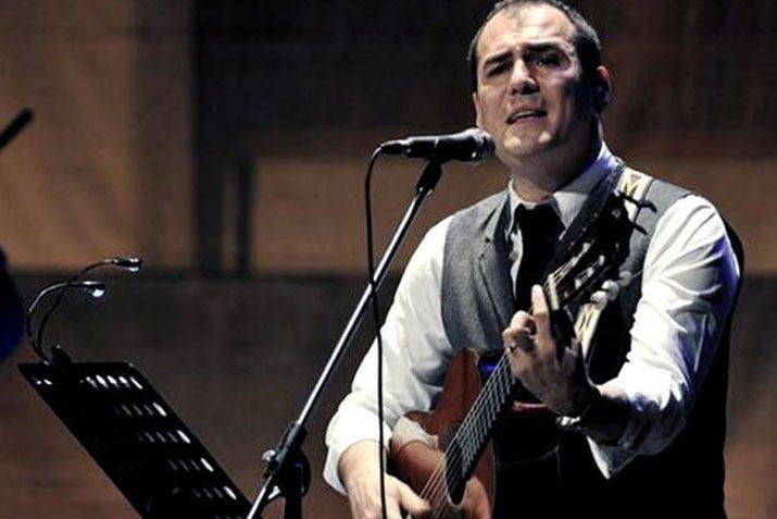 Ismael Serrano cantaraacute en Santiago el saacutebado 18 de junio