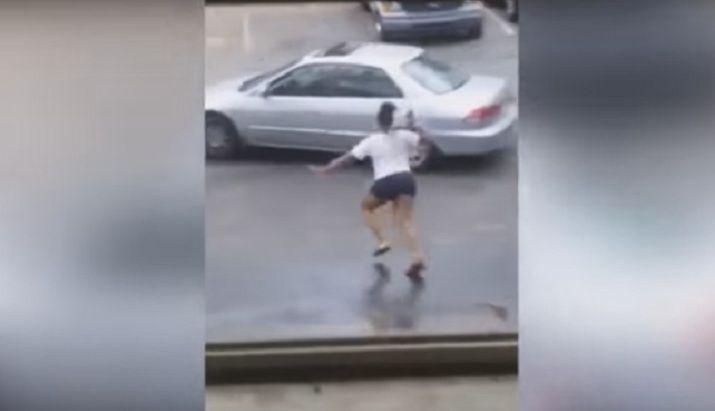 Video- Mujer es atropellada por la amante de su novio