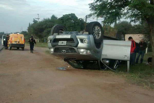 Pastor evangeacutelico protagonizoacute  un violento vuelco sobre la ruta 9 