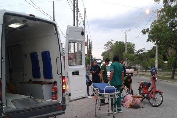 Choque frontal de motos dejoacute un herido