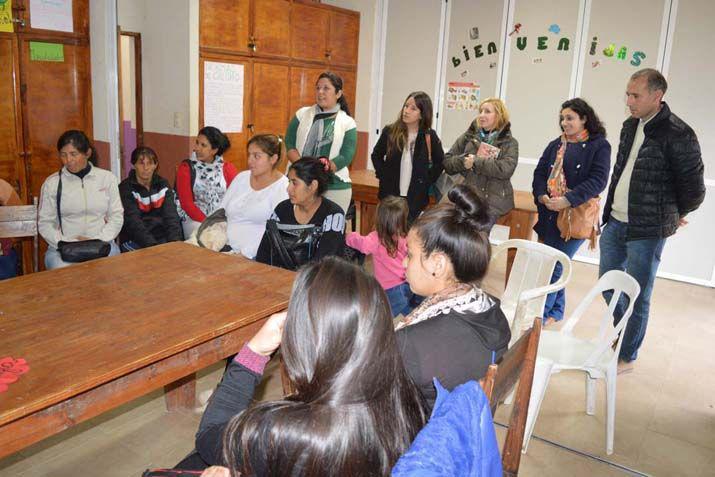 Funcionarios bandentildeos intercambian experiencias con la Fundacioacuten Haciendo Camino