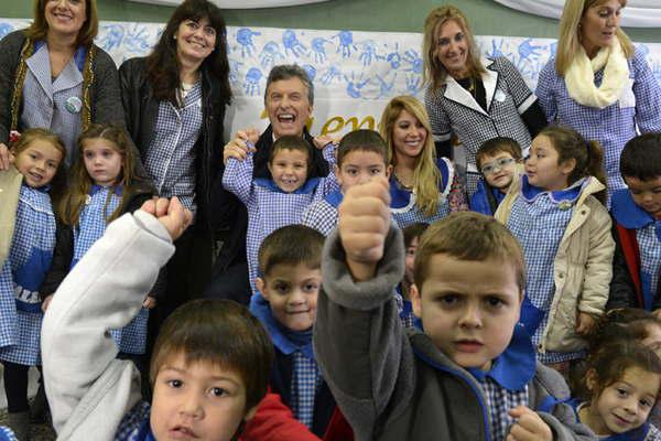 Macri anuncioacute ley de escolaridad obligatoria desde los tres antildeos