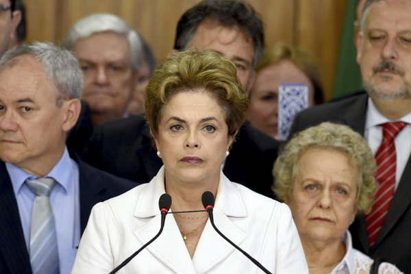 Rousseff brindoacute un discurso de despedida- Lo que maacutes duele  es la traicioacuten y la injusticia