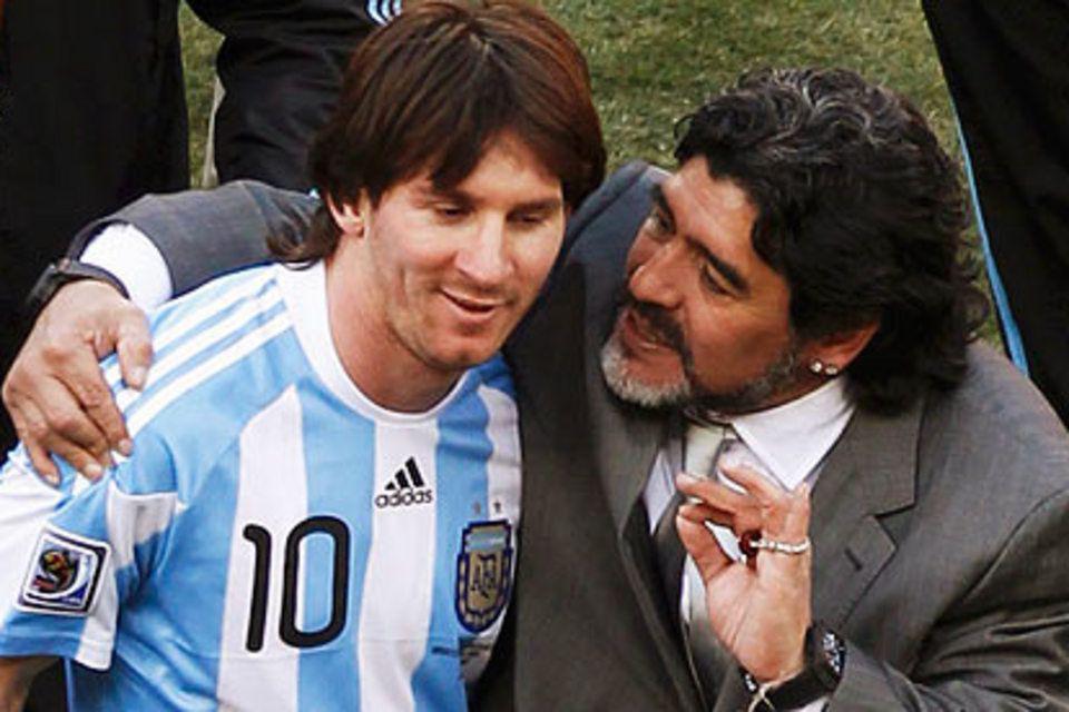 Messi y Maradona en un partido a beneficio