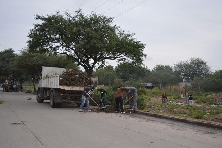 Operativo de limpieza en los barrios Avenida y El Tuscal