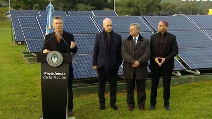 Macri lanzoacute un plan de energiacuteas renovables