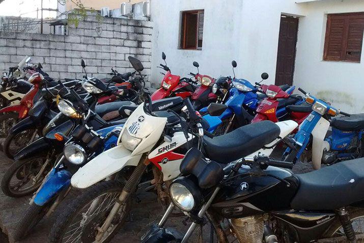 Secuestran maacutes de 20 motos en un control vehicular