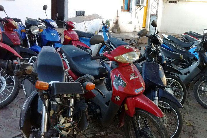 Secuestran maacutes de 20 motos en un control vehicular