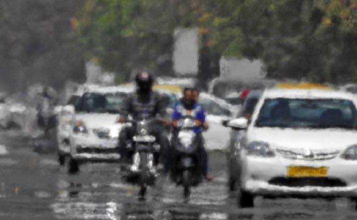 Video- Ola de calor derrite las calles en India