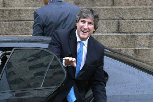 Citaron a Amado Boudou por la compra irregular de 19 vehiacuteculos para el Ministerio de Economiacutea