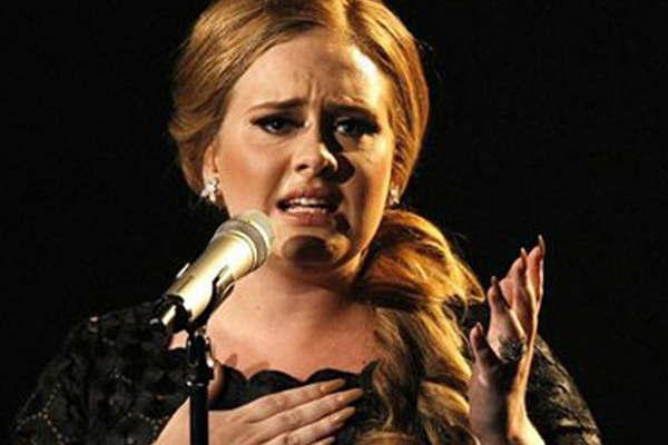 Adele negocia gran contrato con Sony Music 