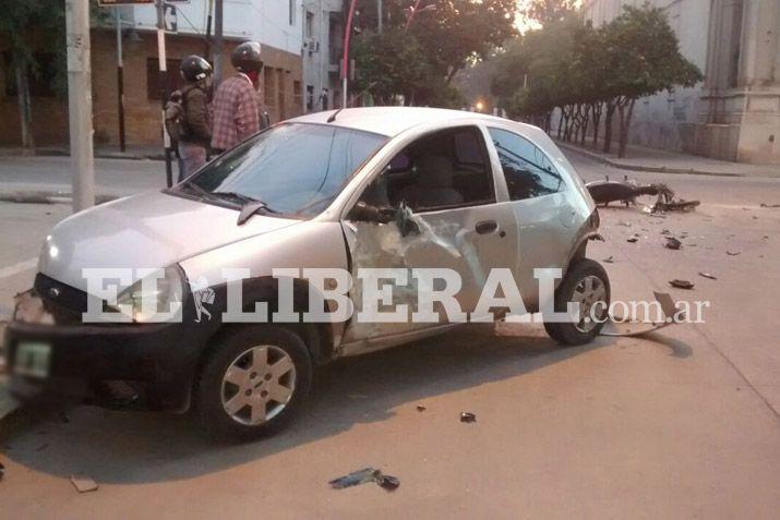 Un gendarme sufrioacute heridas graves tras chocar contra un auto