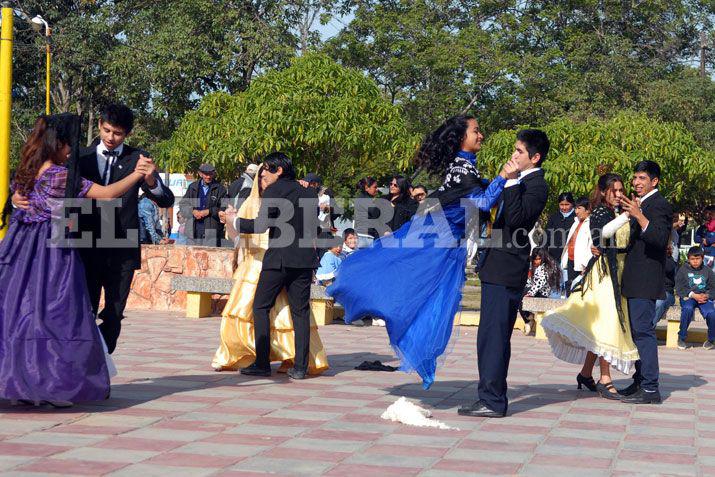 El cumpleantildeos de la Patria se festejo en Loreto