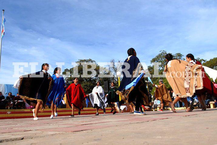 El cumpleantildeos de la Patria se festejo en Loreto