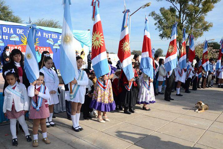 Acto por el 25 de mayo en Colonia Dora